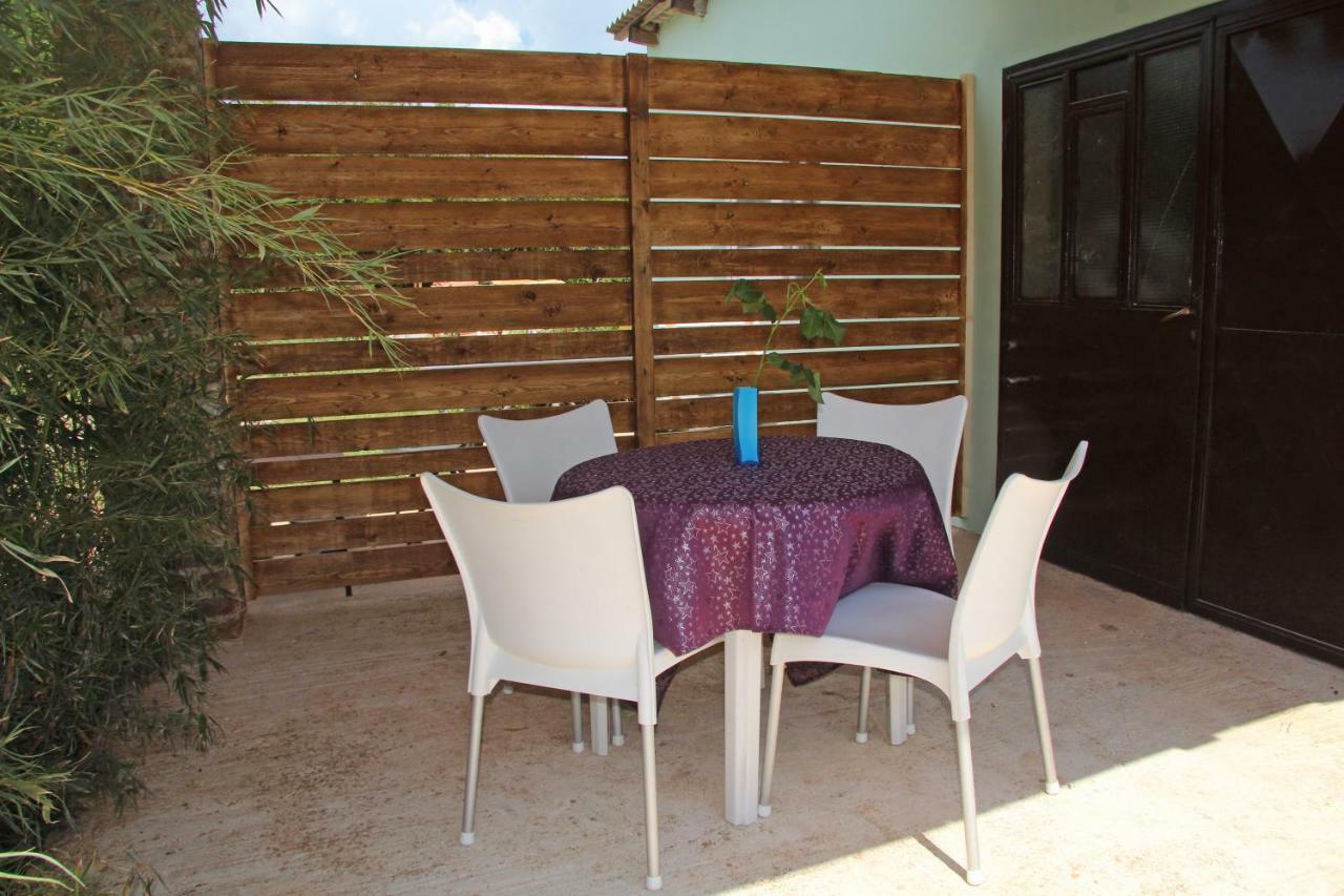 Apartmans Dina And Hana Radeki Polje 50 Apartamento Loborika Exterior foto